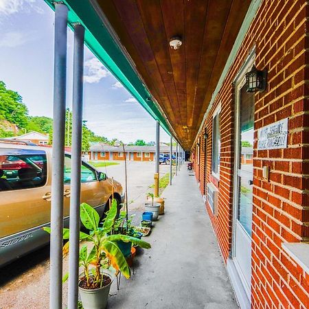 Patriot Inn Motel Beaver Wv, By Oyo Buitenkant foto