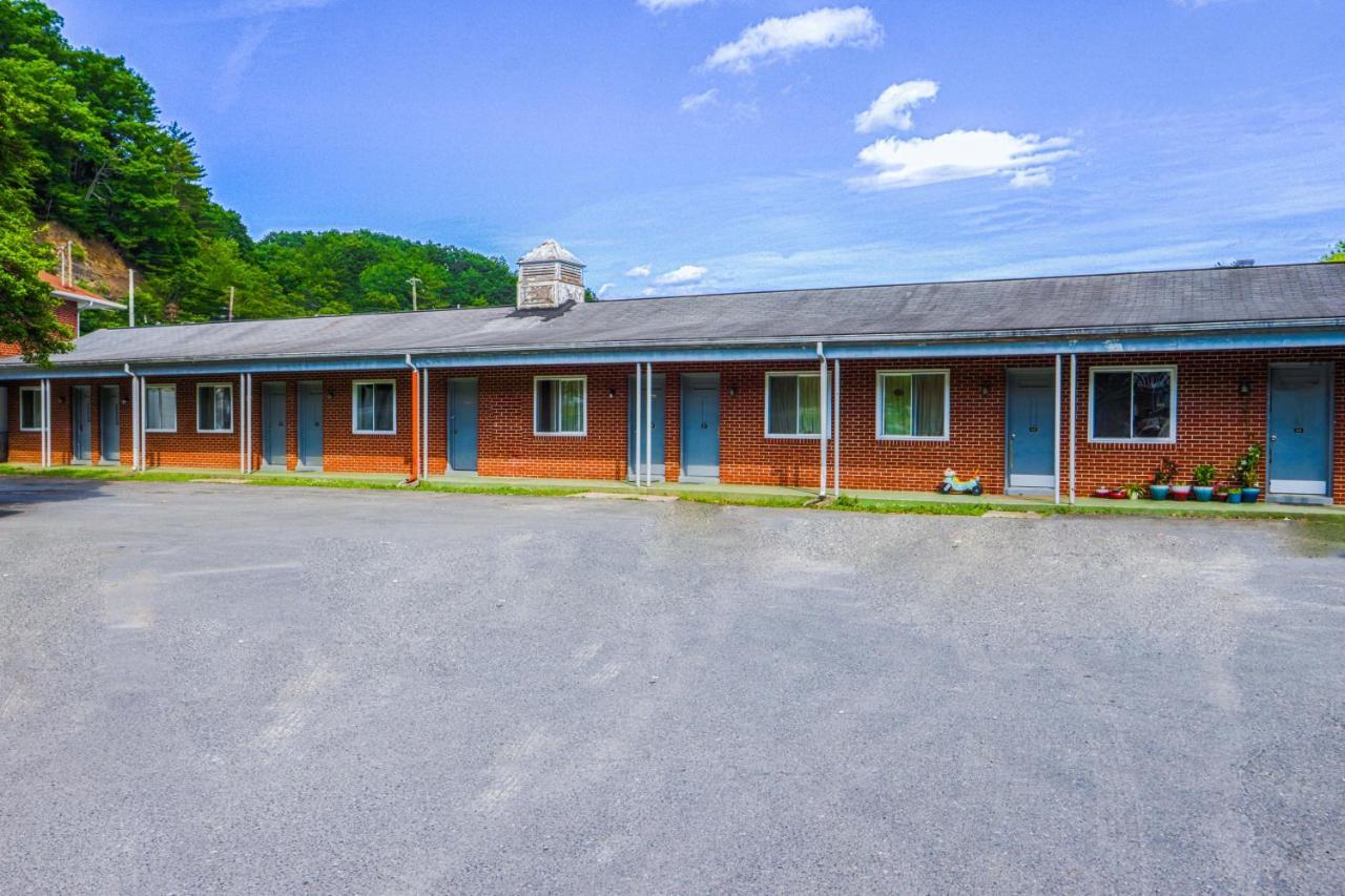 Patriot Inn Motel Beaver Wv, By Oyo Buitenkant foto