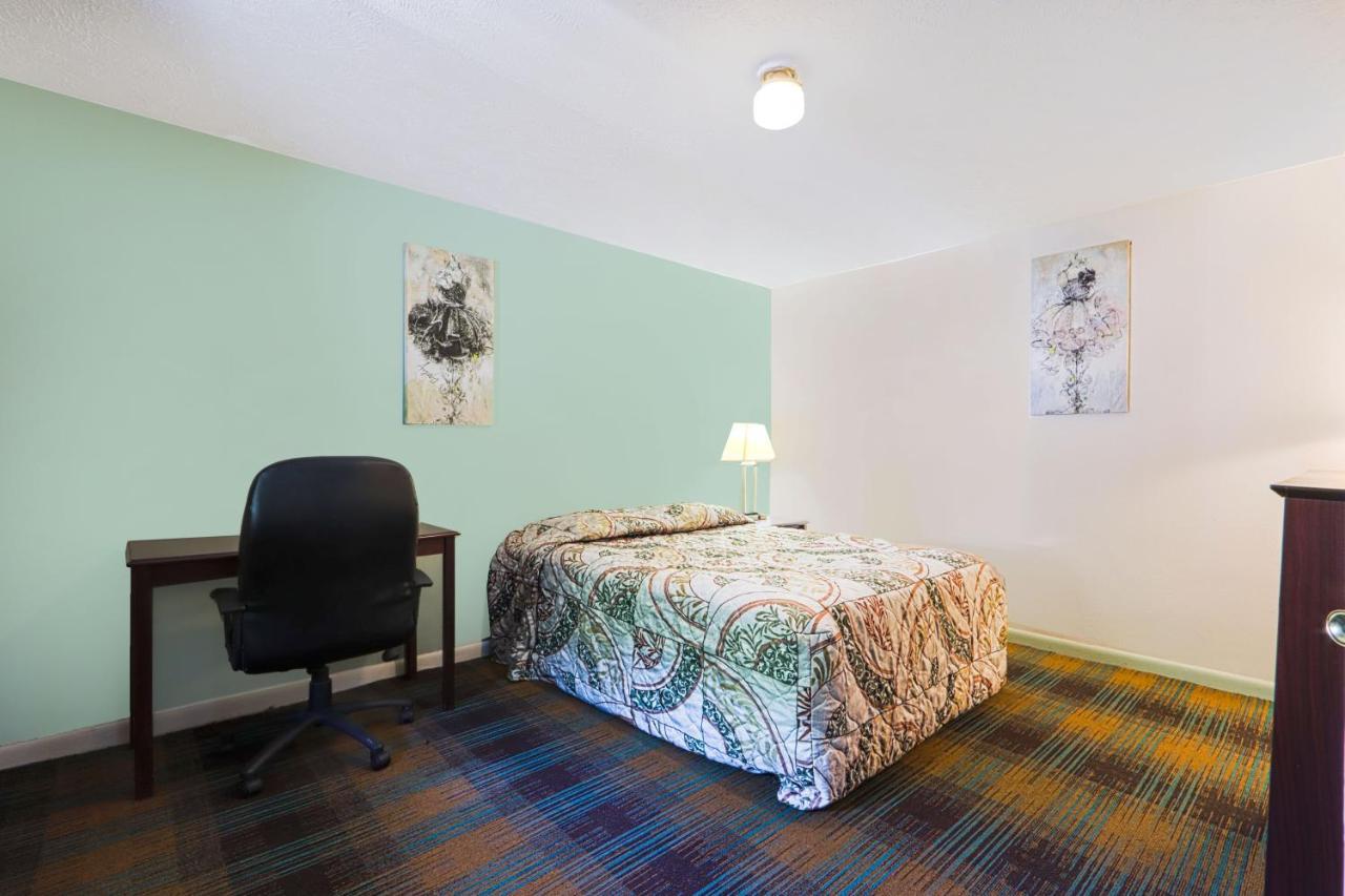 Patriot Inn Motel Beaver Wv, By Oyo Buitenkant foto